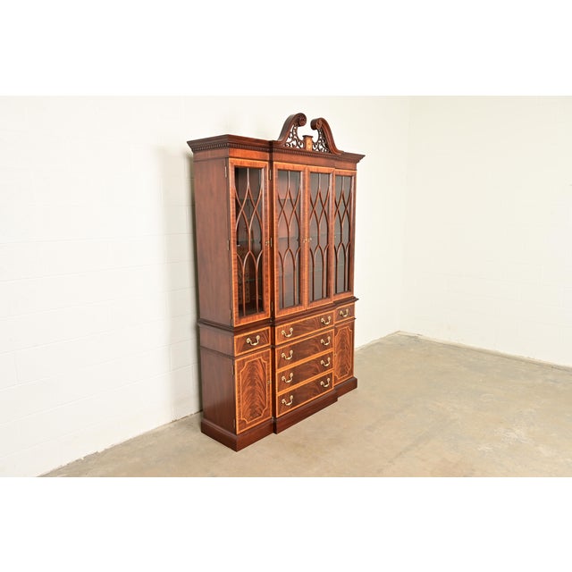 Councill Furniture Councill Craftsmen Georgian Banded Flame Mahogany Lighted Breakfront Bookcase Cabinet For Sale - Image 4 of 17
