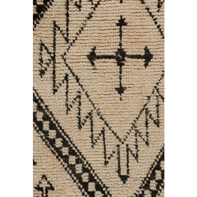 Vintage Moroccan Runner Rug in Beige, With Diamond Medallions, From Rug & Kilim For Sale In New York - Image 6 of 7