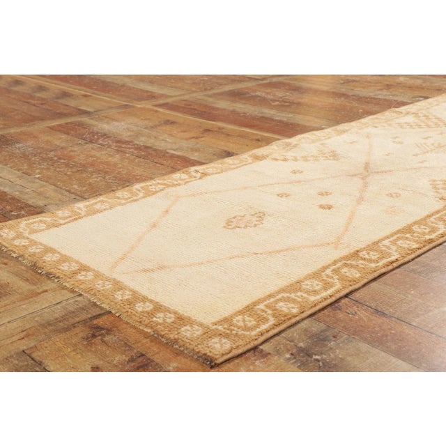 Late 20th Century Vintage Turkish Oushak Rug - 02'07 X 06'10 For Sale In Dallas - Image 6 of 9