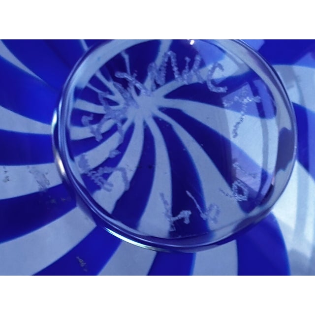 Modern Vintage Johnathon Schmuck Signed Cobalt Blue Swirl Art Glass 94 Lid For Sale - Image 3 of 14