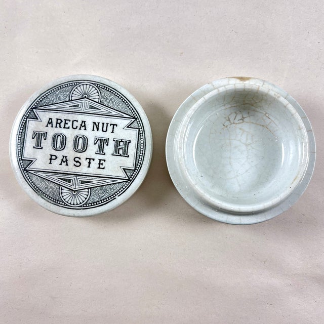 Staffordshire Areca Nut Tooth Paste Lidded Pot, Circa 1880 For Sale In Philadelphia - Image 6 of 7