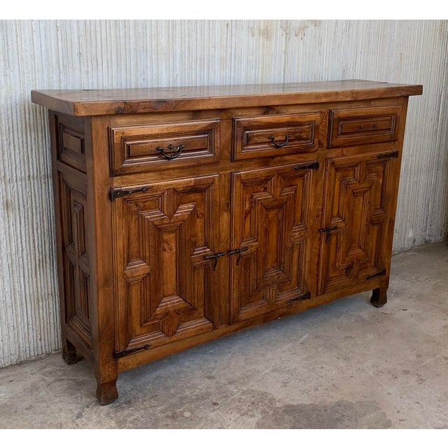 Baroque 19th Catalan Spanish Baroque Carved Light Walnut Credenza For Sale - Image 3 of 9