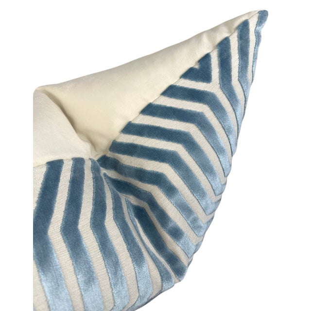 Traditional Vanderbilt Velvet Pillow Cover in Marine Blue, 22x22 Pillow For Sale - Image 3 of 5