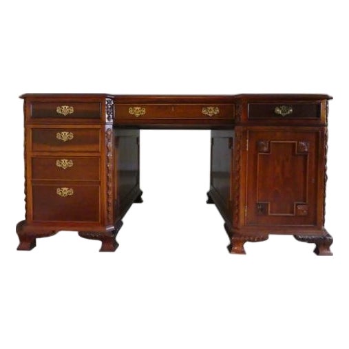 Early 20th Century Georgian Style Double Pedestal Mahogany Partners Desk For Sale