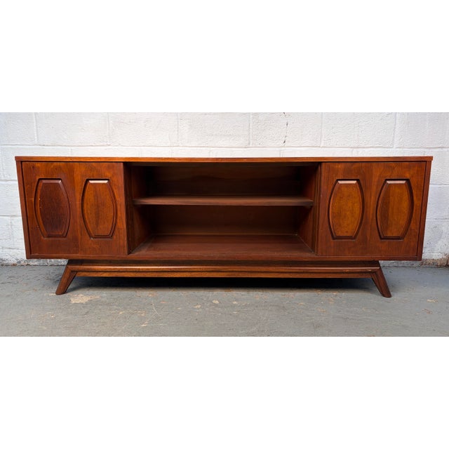 Brown Mid 20th Century Walnut and Burl Credenza by Young Manufacturing For Sale - Image 8 of 15