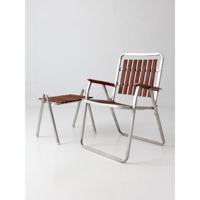 Mid-Century Aluminum & Wood Slat Chair With Side Table Set For Sale - Image 4 of 17