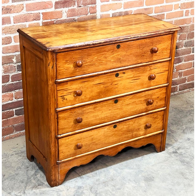 American Antique 19th Century Cottage Pine Chest of Drawers With Scalloped Apron For Sale - Image 3 of 10