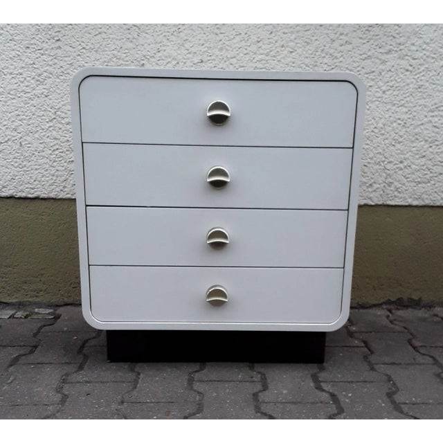 Small White Formica Chest of 4 Drawers with Silver Shell Handles & Black Base, 1970s For Sale - Image 3 of 7