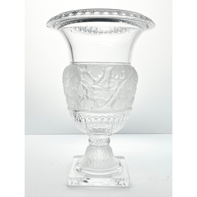 Contemporary Godinger & Shannon Crystal “Athena” Large Crystal Flower Urn Statement Vase For Sale - Image 3 of 12