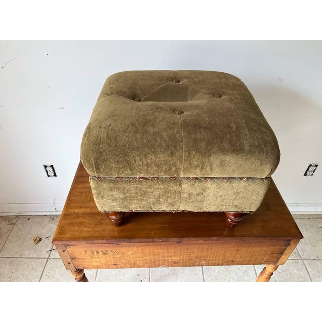 Late 20th Century Vintage Victorian Style Tufted Ottoman For Sale In Washington DC - Image 6 of 10