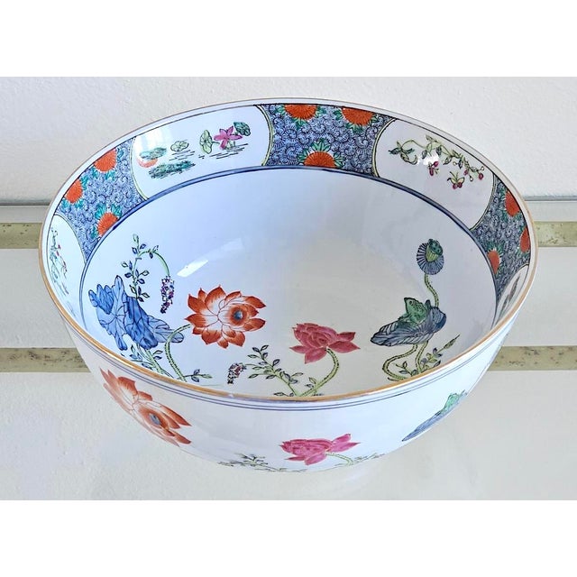 Mid-Century Chinoiserie Decorative Porcelain Centerpiece Bowl For Sale In Naples, FL - Image 6 of 10