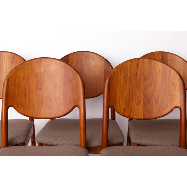 Set of 6 Teak Dining Chairs by Korup Stolefabrik – Denmark, 1970s Set of 6 chairs. A beautifully crafted and fully...