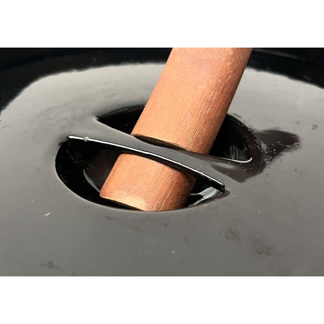 Mid-Century Modern Black Enamel Cast Iron Pot with Teak Handle by Timo Sarpaneva for Rosenlew of Finland, 1960s For Sale - Image 6 of 18