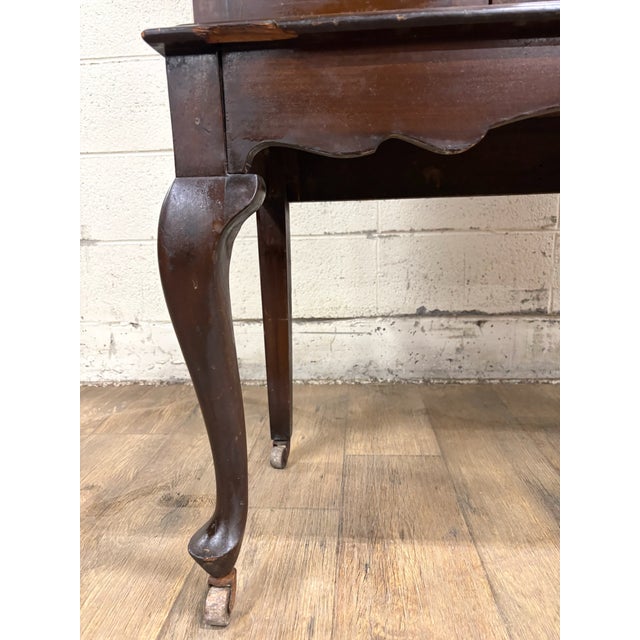 Vintage Tomlinson Chair MFG Co Queen Anne Style Mailbag Curio China Cabinet For Sale In Kansas City - Image 6 of 12