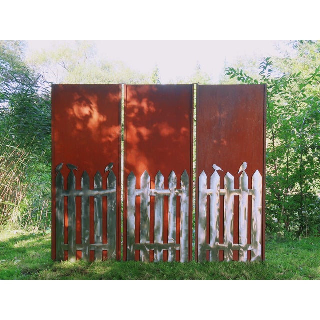 Modern Steel Garden Wall in Triptycon Stainless Steel Fence by Stefan Traloc For Sale - Image 4 of 4