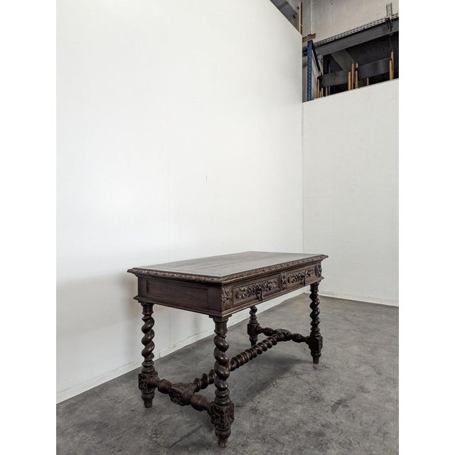 Louis XIII Style Oak Desk, in Very Good conditions.