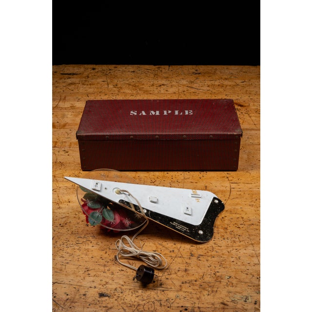 Mid 20th Century Vintage "Four Roses" Lighted Sign Salesman Sample in Case For Sale - Image 5 of 15