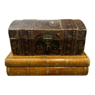 Mid 20th Century Vintage Lithographic Cardboard Game Chest For Sale
