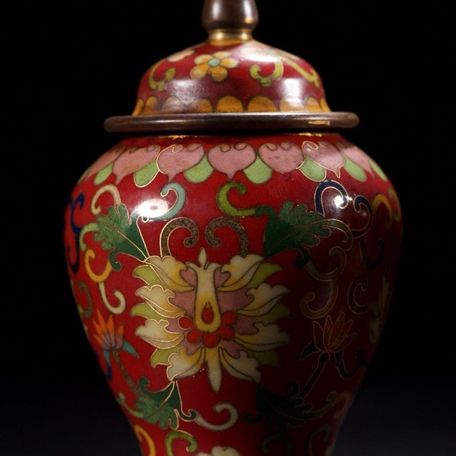Pair of Vintage Chinese Red Cloisonné Lotus Scroll Ginger Jars For Sale In Los Angeles - Image 6 of 9