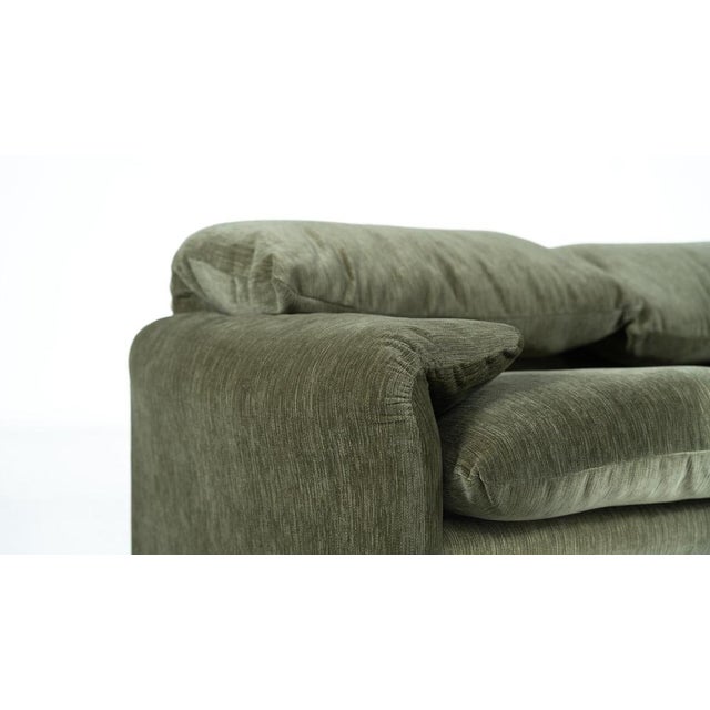 1970s Mid-Century Modern Maralunga Sofa by Vico Magistretti for Cassina, 1970 For Sale - Image 5 of 11