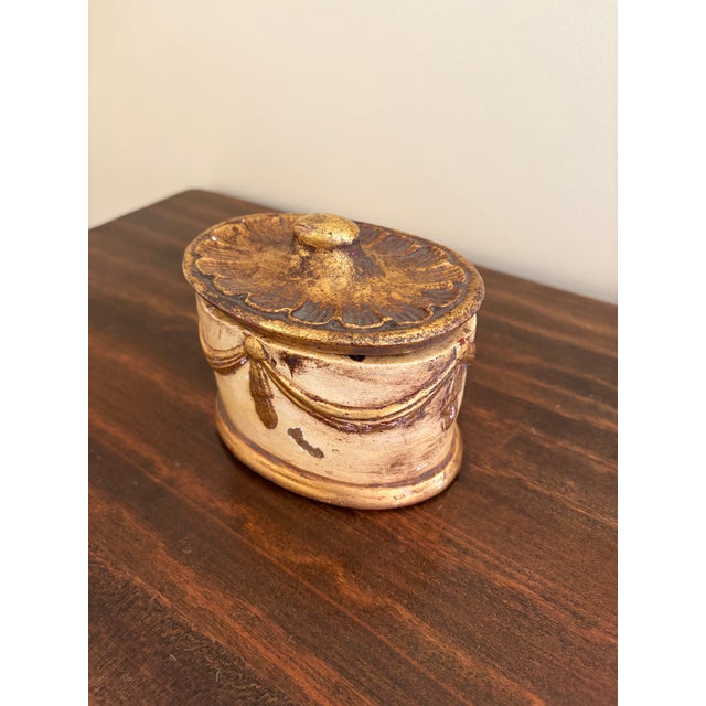 Florentia Hollywood Regency Italian Giltwood Lidded Box For Sale - Image 4 of 13