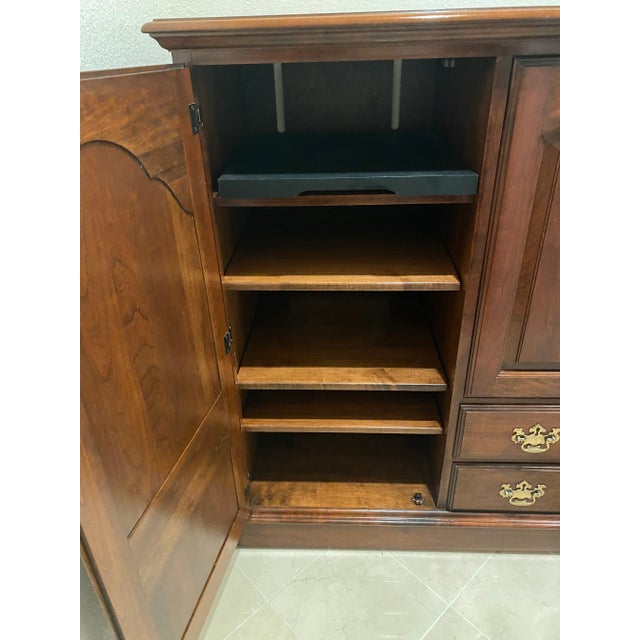 Late 20th Century Pennsylvania House Georgian Cherry Wood Entertainment Cabinet Excellent "Mint" Condition Late 20th Century. For Sale - Image 5 of 12