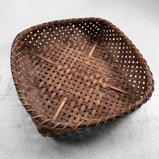 Shōwa Japanese Bamboo Baskets, 1950 For Sale - Image 4 of 10