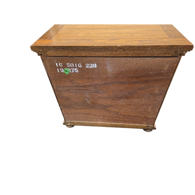 1990s Ethan Allen Royal Charter Oak Nightstand End Table Cabinet For Sale - Image 12 of 15
