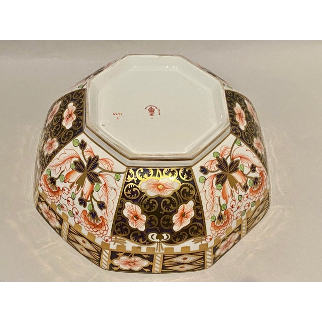 White Royal Crown Derby Octagonal Bowl Imari Witches Pattern 6299 Date 1918 For Sale - Image 8 of 10