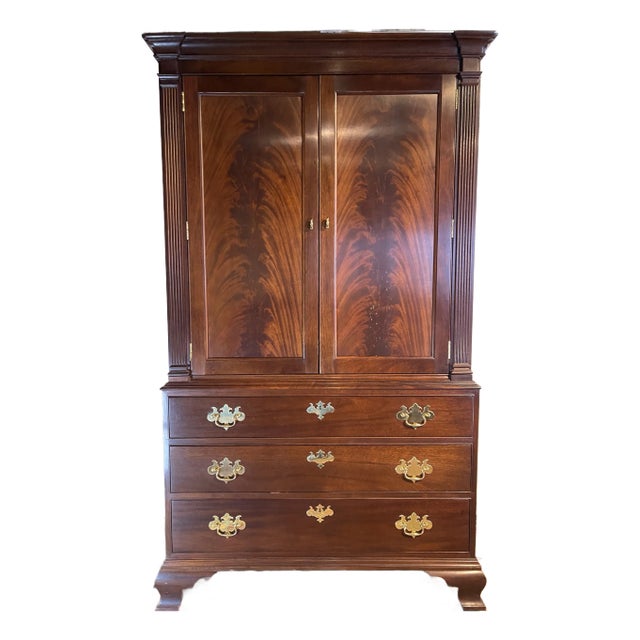 Stickley 18c Williamsburg Collection Three-Drawer Armoire. For Sale