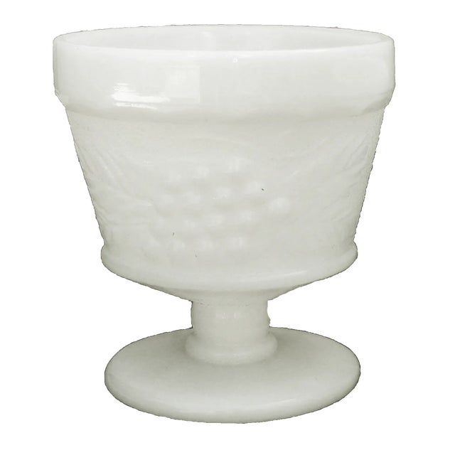 Mid-Century Modern 1950s Milk Glass Coupes, Pair For Sale - Image 3 of 4