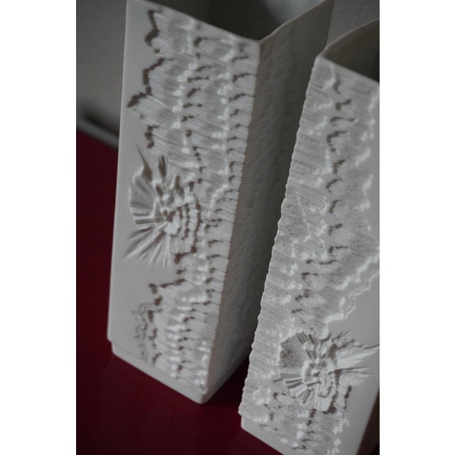 Vintage German Vases in Biscuit Porcelain from AK Kaiser, 1960s, Set of 2 For Sale - Image 3 of 10