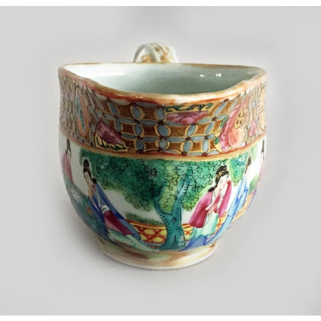 Early 19th Century Chinese Export Rose Mandarin Gravy Boat For Sale - Image 4 of 9