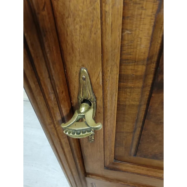 Art Deco Walnut Display Case, 1920s For Sale - Image 11 of 18