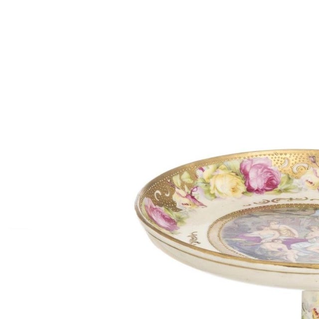Porcelain - Tall-footed fruit bowl - 19th century. Made of 19th-century European porcelain, with polychrome and gilded...