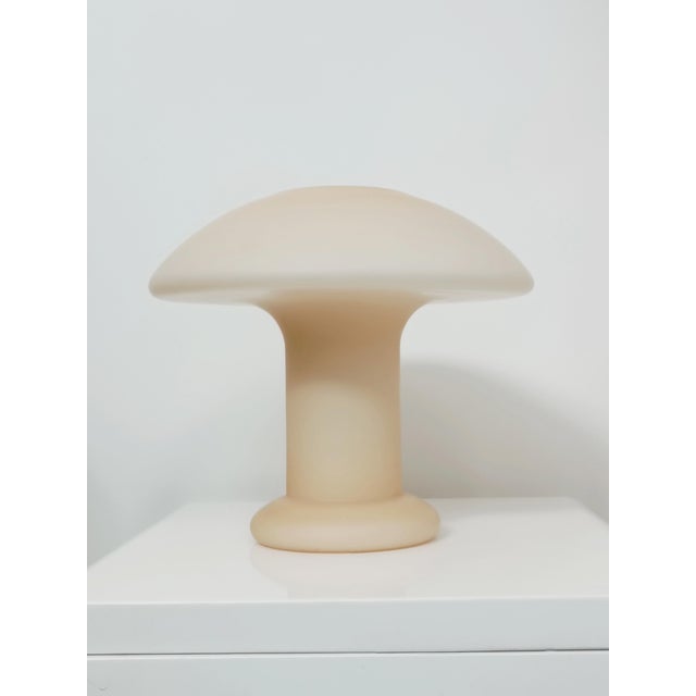 Magnificent mushroom-shaped lamp, ref. 296, by Hustadt Leuchten. Germany, 1980s. Made entirely of off-white and beige...