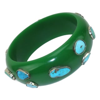 Lucite Bakelite Style Bangle Emerald Green Bracelet With Inlaid Turquoise For Sale