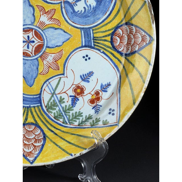 Antique Dutch Delft Yellow-Ground Four Hearts Plate, 1700s For Sale - Image 4 of 9