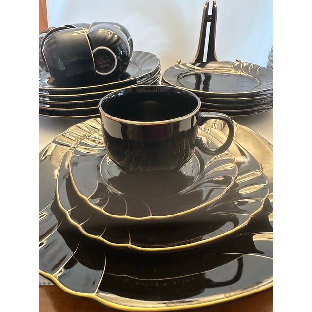 Art Deco 1980s Art Deco Ranmaru Japan 41-Piece China Dinnerware Set "Wave Golden Black" Gallery Collection - 41 pcs For Sale - Image 3 of 14