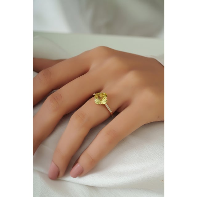 Canary Yellow Modern Glam 2.04ct Lemon Topaz Diamond Clover Cocktail Ring in 14k Gold Size 4 For Sale - Image 8 of 14