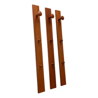 Mid-Century Modern Danish Model No. 140 Teak Coat Rack by Aksel Kjersgaard for Odder Furniture, 1960s, Set of 3 For Sale