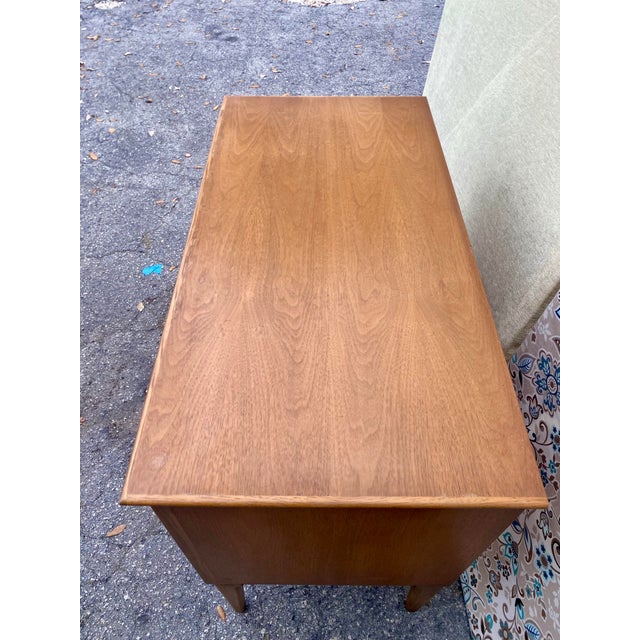 1960s Small Credenza by Century Furniture. For Sale In Miami - Image 6 of 12