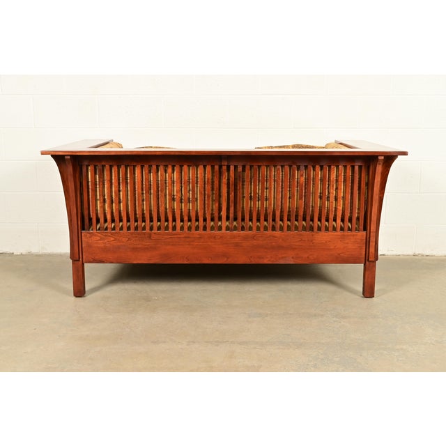 Stickley Mission Arts and Crafts Cherry Wood Prairie Spindle Settle Sofa For Sale - Image 12 of 15