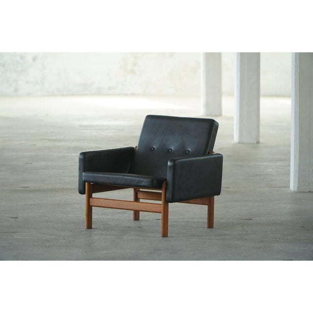 Easy Chair in Oak and Leather by Jørgen Bækmark for FDB Møbler, Denmark, 1960s For Sale - Image 4 of 18