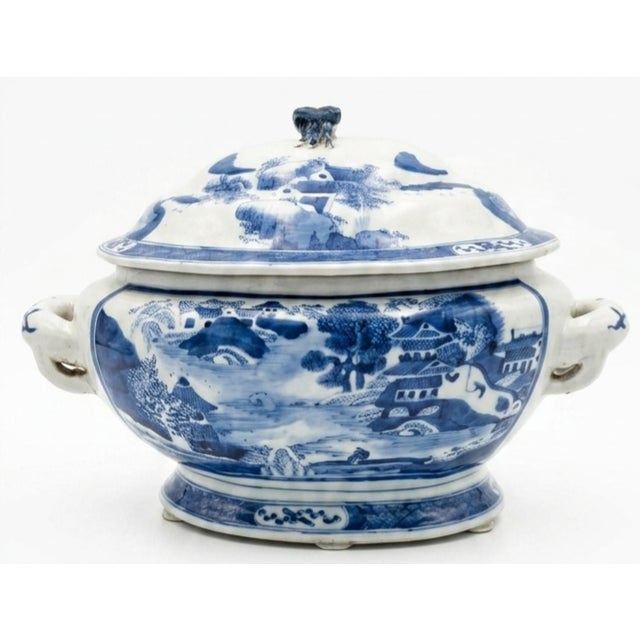 Asian Antique 16th Century Qing Dynasty Blue and White Porcelain Tureen For Sale - Image 3 of 6