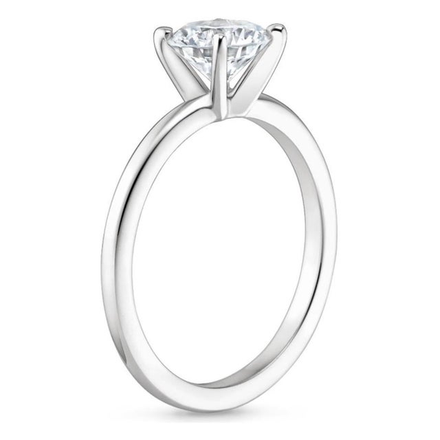 Traditional 1 Carat Diamond Traditional Engagement Ring 14 Karat White Gold For Sale - Image 3 of 18