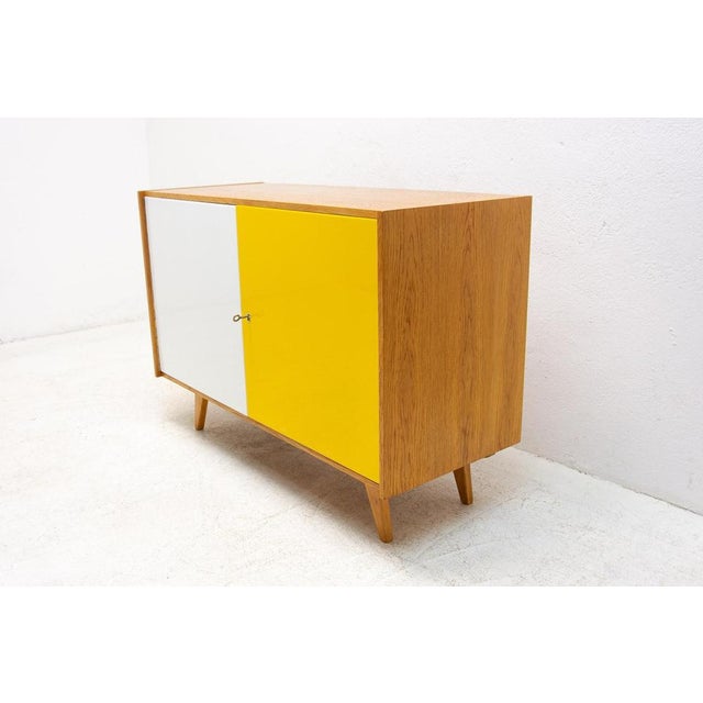 Mid-Century Czech U-450 Sideboard by Jiří Jiroutek, 1960s For Sale - Image 4 of 16