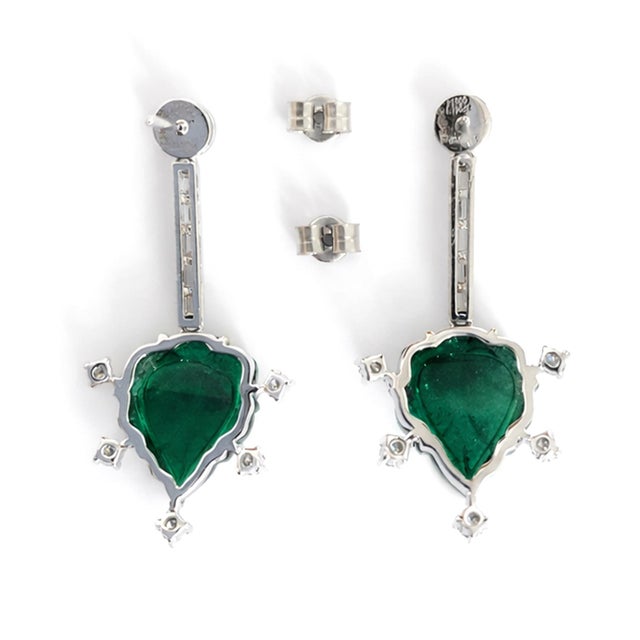 Carved Zambian Emerald Leaf and Diamond Platinum Drop Earrings - Fei Liu, Pair For Sale - Image 4 of 6