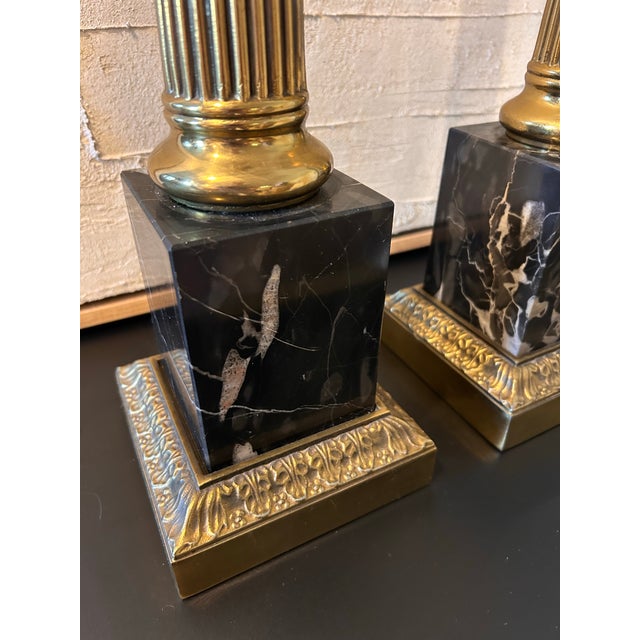 1960s Louis XVI Style Neoclassical Brass Column Lamps With Black Marble Bases – Architectural Statement Lighting - a Pair For Sale - Image 4 of 6