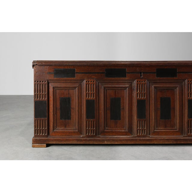 French Oak Storage Trunk or Linen Chest, 17th Century For Sale - Image 5 of 18
